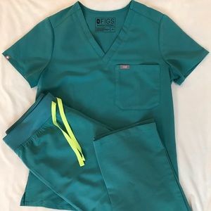 Women’s Figs MARINE scrub set